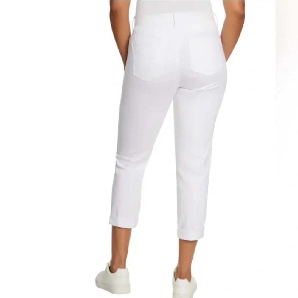 Gloria Vanderbilt Ladies' Cuffed Boyfriend Jean, Size10, Inseam 26 - Picture 3 of 11